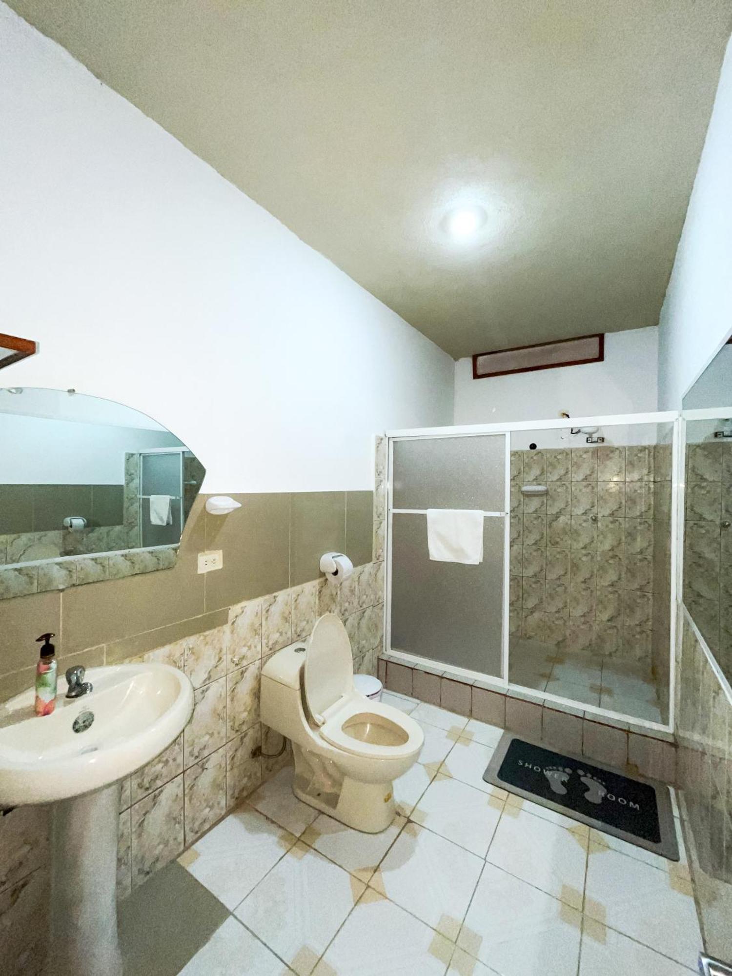 プエルト・バケリソ・モレノ Casa En San Cristobalヴィラ エクステリア 写真